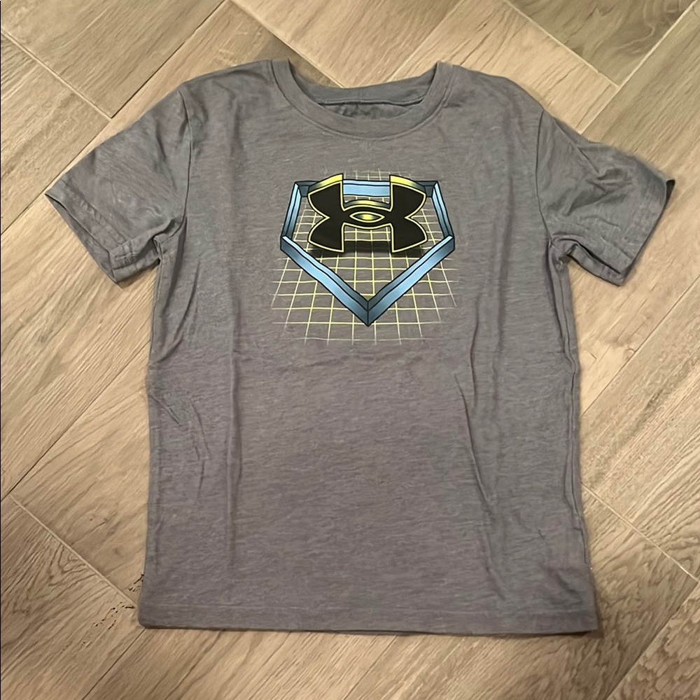 Under Armour Boys Gray T-Shirt Size: 7